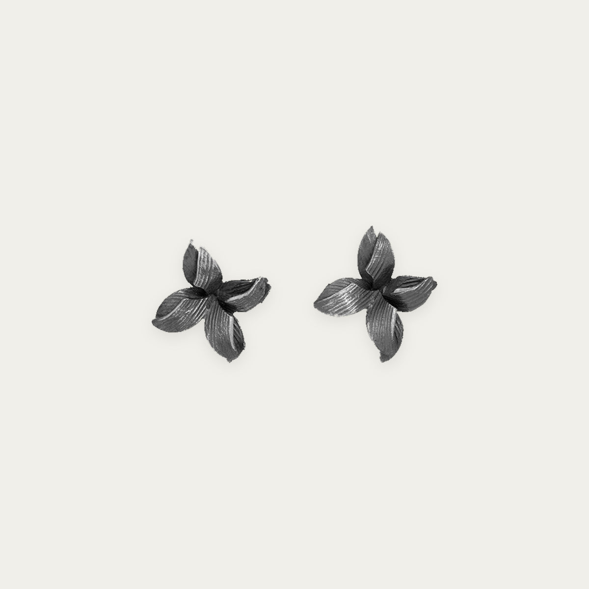 Aurum Swan Earring Silver Oxidized (Swan 107 OX)
