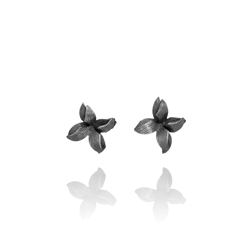 Icelandic sweaters and products - Aurum Swan Earring Silver Oxidized (Swan 107 OX) Jewelry - NordicStore